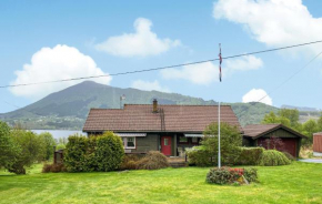 3 Bedroom Gorgeous Home In Hareid